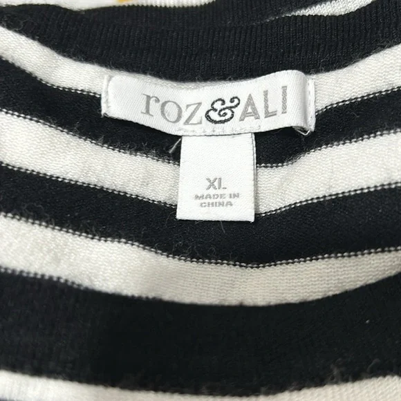 🌺roz & Ali women’s tops black and white size XL GUC - Picture 6 of 7